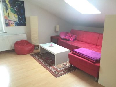Gemütliche Dachwohnung im Zentrum, 55 m², 2 Zimmer