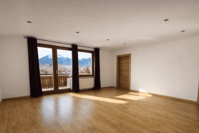 Großzügige 3-Zimmer-DG-Wohnung (131 m²) mit Balkon &amp; Ifenblick – Unterwestegg / Riezlern / Kleinwalsertal