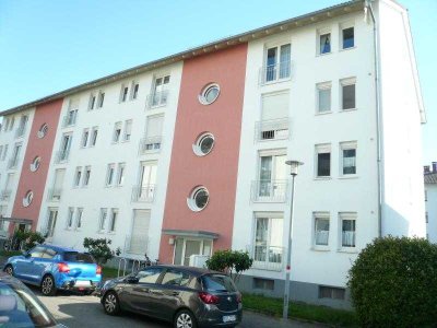Sehr schöne 3-Zimmer-Wohnung mit Balkon und Garagenplatz in 76275 Ettlingen