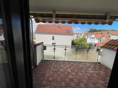 Zentral gelegene 2-Zimmer-Wohnung mit TG-Doppelparkerstellplatz am Bahnhof Asperg