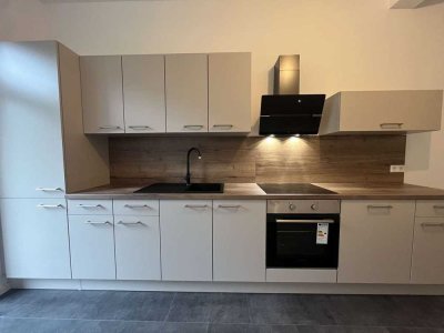 3 Zimmer I modernes Tageslichtbad mit Wanne I Küche mit neuer Einbauküche I Abstellraum