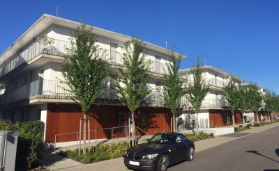 * Vermietung auf Zeit (1,5 Jahre - frei sofort) * Dachterrasse * Tageslichtbad * Garage *