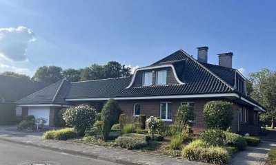 Repräsentatives Einfamilienhaus mit parkähnlichem Garten im Golddorf Enniger!