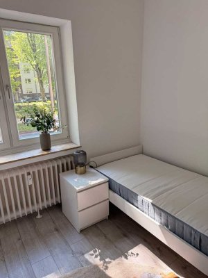 Erstbezug | Möbliertes WG-Zimmer in kernsanierter Wohnung - Düsseldorf Mörsenbroich