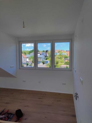 Erstbezug, Helle 2,5 Zimmerwohnung im DG