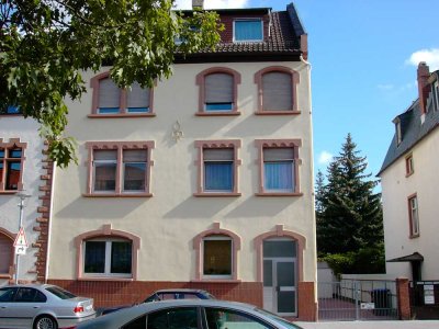 Hochparterre-Wohnung mit drei Zimmern in Neu-Isenburg