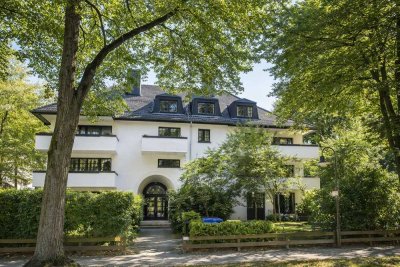 Hochwertige 3-Zimmer-Wohnung mit Kamin, zwei überdachten Balkonen und Aufzug