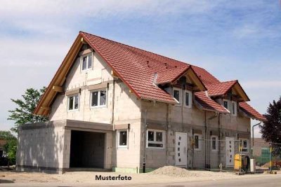 Hier fehlt noch das Finish! Einfamilienhaus mit Garage