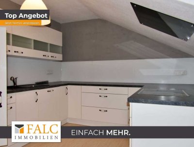 Einfach Mehr: 3-Zimmer-Dachgeschoss-Wohnung, EBK, Garage, Dachspeicher u. a.