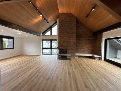 Großzügige kernsanierte 4-Zimmer Maisonette-Wohnung mit Balkon in Köln-Lindweiler