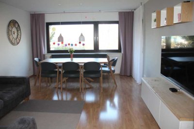 Geschmackvolle 3,5-Raum-Wohnung mit Balkon und EBK, laufend renoviert, in Feldnähe in Ingersheim