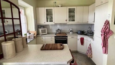 Großzügige 4-Zi-OG-Wohnung, 2 Bäder, 3 Balkone, Doppelgarage