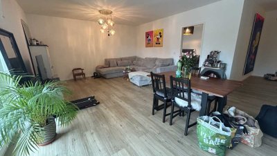 Moderne lichtdurchflutete 2-Zimmerwohnung mit Balkon