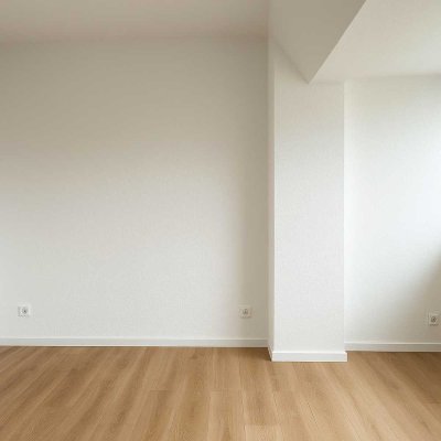 Frisch renovierte helle 3 Zimmer Wohnung /  WG geeignet