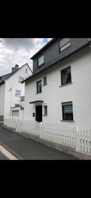 Großzügiges Mehrgenerationenhaus mit Ausbaupotentioal