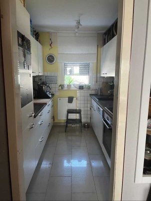 3 Zi Whg mit grosser Terrasse und Grünfläche zu vermieten