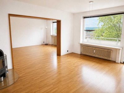 Einziehen und wohlfühlen - 105 qm mit Balkon, Garage und neuer Küche und neuen Bädern