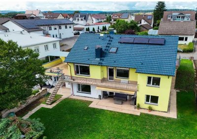 Großzügige  neurenovierte 4-Zimmer-Wohnung mit Terrasse und Einbauküche in Steißlingen