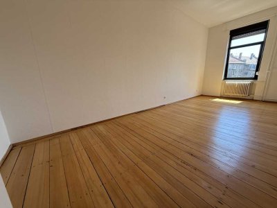 3 Zimmer-Wohnung mit Balkon und Einbauküche in der Oststadt/Karlsruhe 85qm