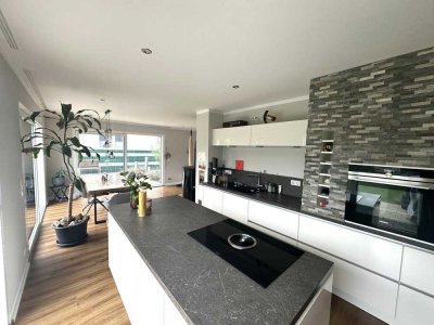 Modernes und stillvolles Haus mit Garten