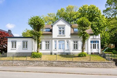 Elegantes Einfamilienhaus mit 3 Wohneinheiten, zentral in Bergedorf