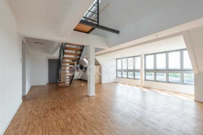 Großzügige Dachgeschosswohnung über zwei Ebenen mit sensationellem Weitblick.