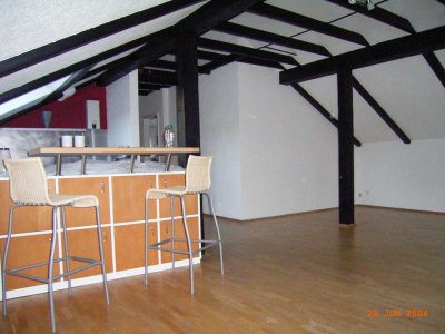 Exklusive 2-Zi. Dachgeschoss-Wohnung in Niedernhausen