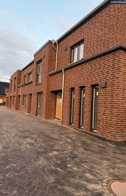 3 x 3-Zimmer Wohnung im Reihenhaus mit einer Terasse in Aschendorf! Ab 01.02.2026