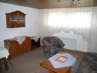 Voll möblierte und ruhig gelegene 2-Zimmer-Wohnung mit Einbauküche in Senden/Ay.
