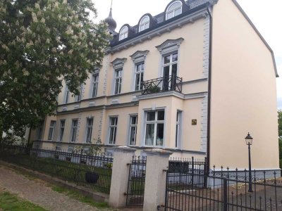 NEU !! Traumhafter 3 Zi-Stuckaltbauwohnung mit EBK und großem Balkon in herrlicher Grünlage