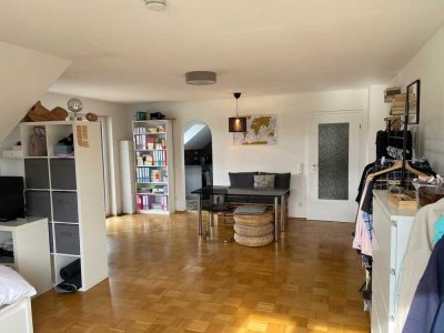 Stilvolle Wohnung mit hochwertiger Ausstattung, Balkon und Einbauküche