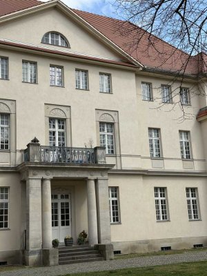 Charmante Altbauwohnung im Denkmalensemble – vermietetes Investment in Berlin-Buch