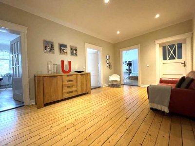 Großzügigkeit, Stil und Qualität auf einer Ebene – mit wertvoller Ausbaureserve im Dachgeschoss