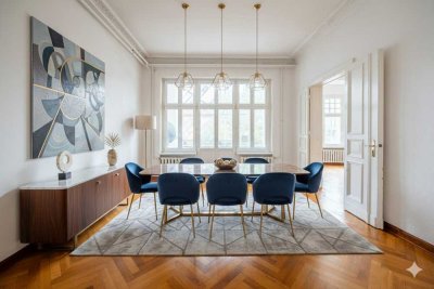 Bezugsfrei: Herrschaftliches Wohnambiente mit Stuck, Parkett, Balkon nahe Volkspark Friedrichshain