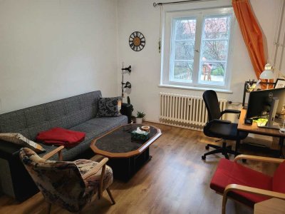 Stilvolle, möblierte 2-Raum-Wohnung mit Balkon und Seeblick