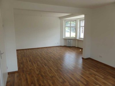 Sonnige 3,5 Zimmerwohnung mit großer Terrasse und Garage