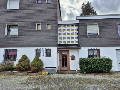 Geräumiges, preiswertes 6-Zimmer-Mehrfamilienhaus in Wermelskirchen