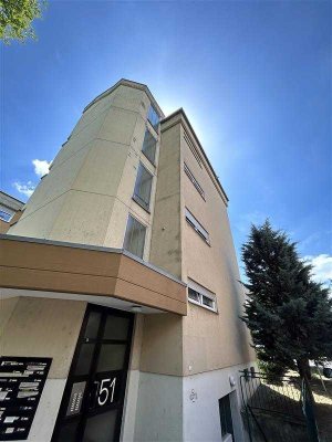 Helle 1-Zimmer-Wohnung mit separater Küche und Balkon ins Grüne