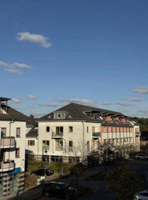 Große 3/4-Raum Dachgeschosswohnung mit Terrasse und EBK, befristet für 6-18 Monate