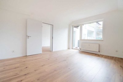 Erstbezug: Renovierte Zwei-Zimmer-Wohnung mit Balkon