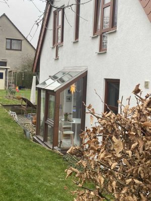 DHH, frisch renoviert mit 2,5 Zimmern und EBK in Hildesheim Sorsum