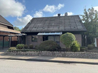 freistehendes Einfamilienhaus mit Garage, überdachte Terrasse