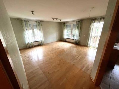 Eine schöne, helle und sehr gut geschnittene 4-Zimmer-Eigentumswohnung wartet auf Sie!