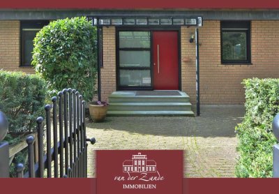 Krefeld-Forstwald: Einfamilienhaus mit Einliegerwohnung. Repräsentative Lage und großes Grundstück!