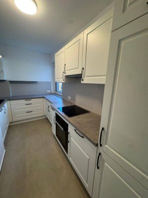 ERSTBEZUG NACH SANIERUNG! 3 Zimmer Wohnung mit Loggia