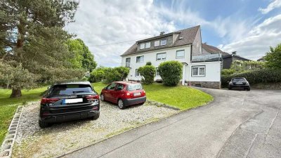 Mehrfamilienhaus mit großem Grundstück in Wiehl