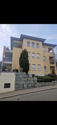 Hochwertige 4 Zimmer Wohnung in zentraler aber ruhiger Lage