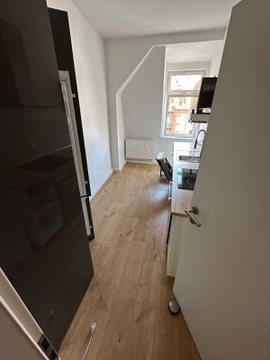 Erstbezug nach Sanierung: Ruhige Zweizimmerwohnung mit Einbauküche und Garten nahe Domplatz