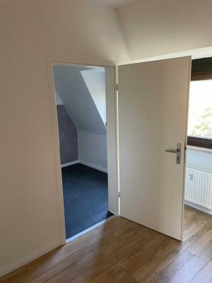 Connewitz - Schöne 2,5 Raum Wohnung im Dachgeschoß!