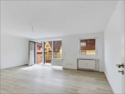 Sanierte 4 Zimmer Wohnung mit EBK und Balkon nähe der City Galerie - ideal für WG´s
